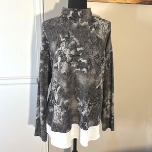 Beautiful Top by Simply Vera Wang size XL